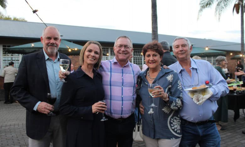 Gerrit Olivier, Louise Snyman, Dawie Roodt, Erika Botha en Johan Botha.