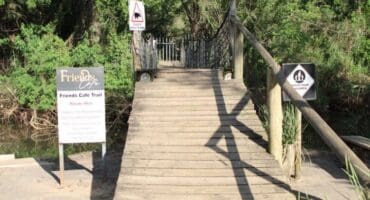 The walking trail next to Friends Café. > Photos: Gia Radnai