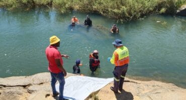 Members of the Ehlanzeni Diving Unit on scene.
