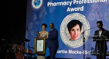 Dr Martlie Mocke-Richter accepting her award. >Photos: Supplied/Martlie Mocke-Richter