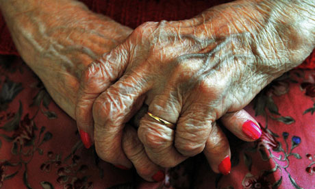 Close-up-on-elderly-woman-007