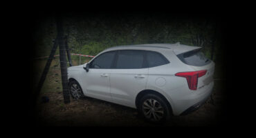 The white Haval SUV stuck in an electric fence. > Photo: Supplied/Emer-G-Med