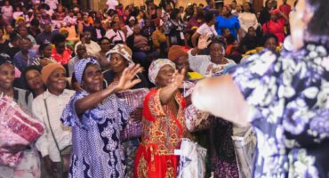 The grannies receive blankets.
