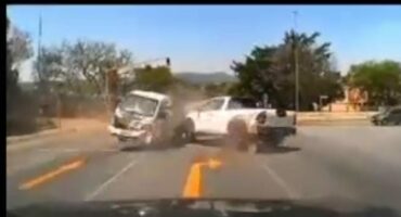 A video showing an accident involving several vehicles in Mbombela. > Video: Supplied/Enrico Du Preez