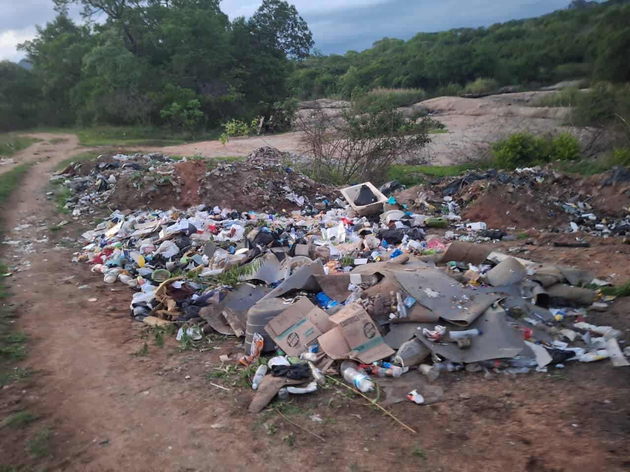 Garbage dumped at Nkambeni River
