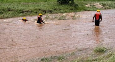 The police diving unit is searching for a missing person believed to have drowned. > Photo: Supplied/SAPS