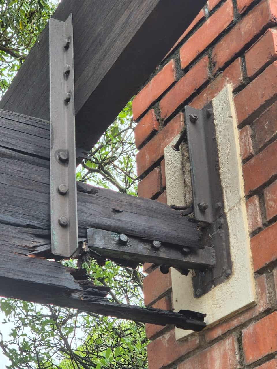 The failing roof beams at the Hazyview Police Station.