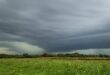 Clouds building up ahead of a brewing storm. > Photo: Réhet Cilliers