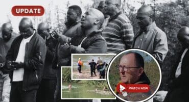 Relatives pray. Ehlanzeni Diving Unit and Captain Pottie Potgieter. > Photos: Gia Radnai