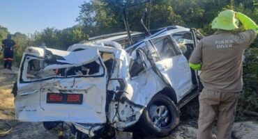he vehicle that was removed from the Crocodile River. > Photos: Supplied/Mpumalanga SAPS