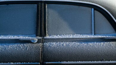 juha-lakaniemi-Y3gJZuWKyeg-unsplash icy car