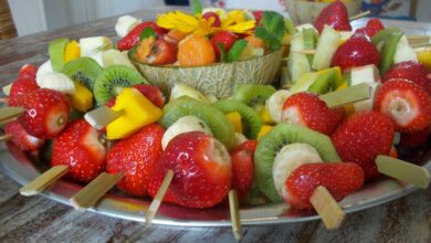 Four fab, festive and healthy snacks to devourFruit skewers. PHOTO Pixabay.