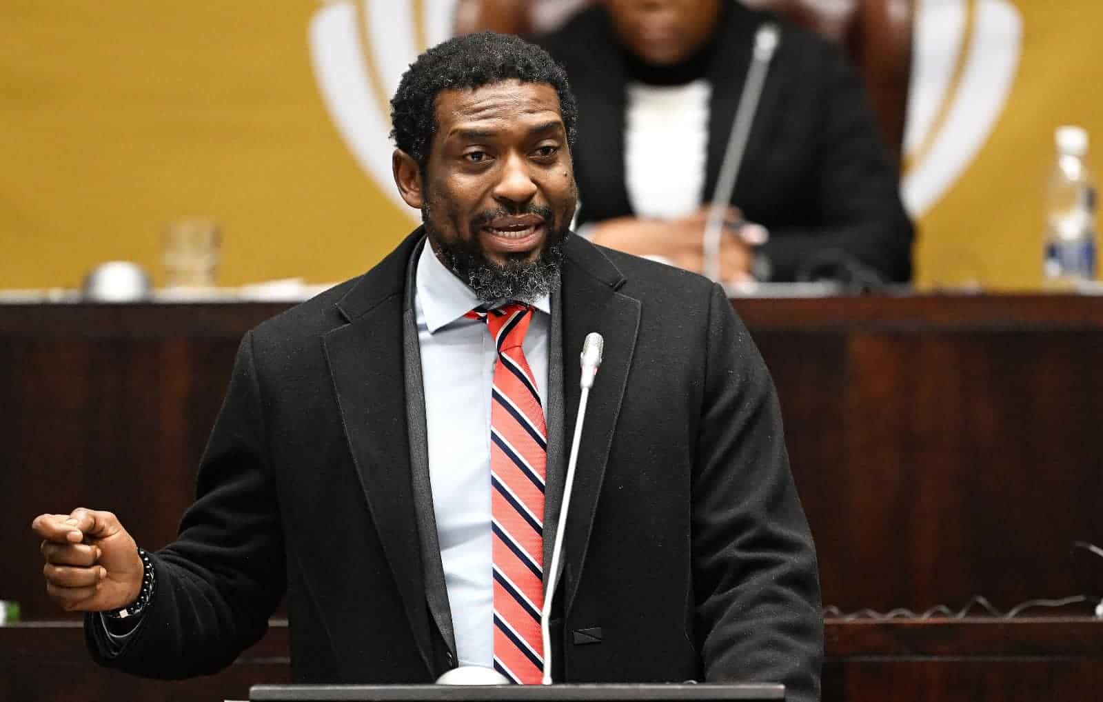 Minister moves to cancel registration of non-compliant colleges