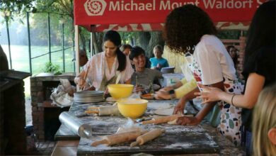 arents of Michael Mount Waldorf School raise funds for two of their sister schools.