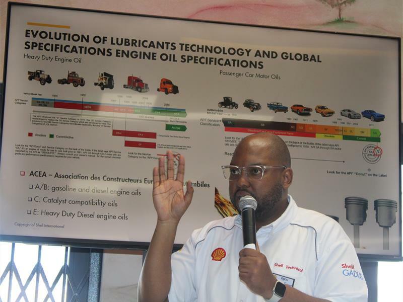 Kgosi Lengane provides a live practical demonstration of lubricants technology and global specification engine oil to the mechanics. Photo: Alulutho Siboma