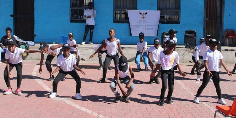 Youngsters from the Phoenix Alexandra organisation dance group start the event with an entertainment piece for the audience to show off their dancing skills. Photo: Alulutho Siboma