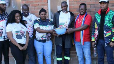 Members of Inkatha Freedom Party Youth Brigade in Alexandra gifts the party's Alexandra veterans to show gratitude towards them. Photo: Supplied