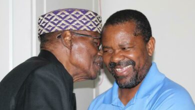 The late Prince Mangosuthu Buthelezi was in a deep conversation with the editor of Alex News Sipho Siso at many of their encounters in Alex and outside.