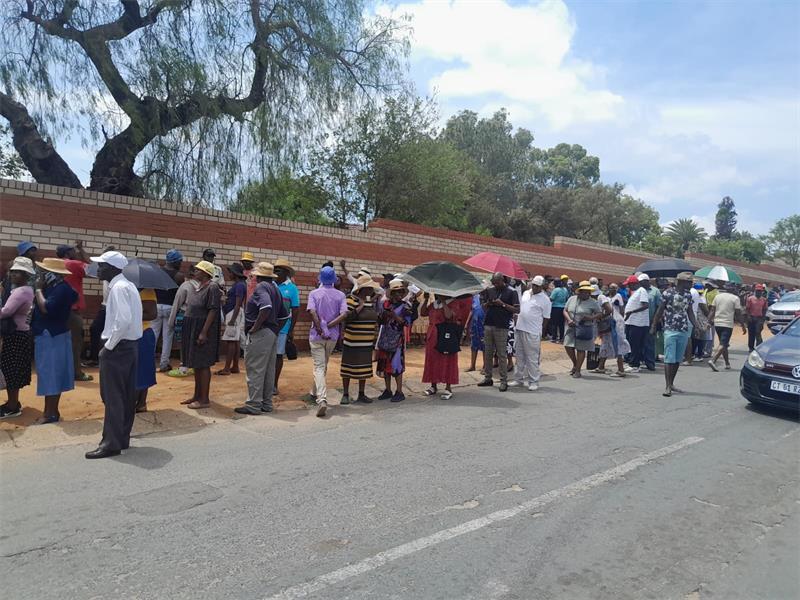 The city reiterates its intentions to cut power connections to non-upgraded homes and businesses, but will allow people who haven't upgraded yet to go to SDCs to get the 20-digit token to upgrade their meter.