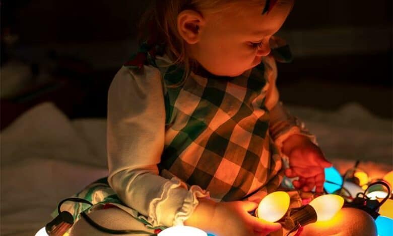 We'd love to give our kids everything they could possibly want, but it's just not feasible. Here's how to manage their expectations when it comes to presents.