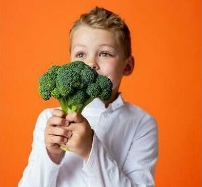 It's easy to give our kids lunch money, instead of making something, but remember to ensure your kids gut health. They'll thank you later.