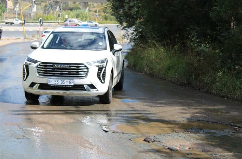 In South Africa, where vehicle insurance is not a legal requirement, understanding the claims process with the Johannesburg Roads Agency becomes crucial, especially for those who find themselves in unfortunate situations due to potholes.