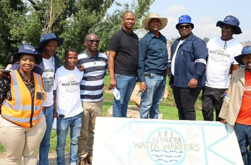 The Water and Sanitation Deputy Minister Sello Seitlholo commended the Alexandra Water Warriors for their volunteer cleanup efforts and stressed the government's responsibility to support them through empowerment and resource provision.