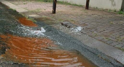 The faster leaks and pipe bursts are reported to Johannesburg Water the more speedily they can respond. Here is an outline of the different reporting options available.