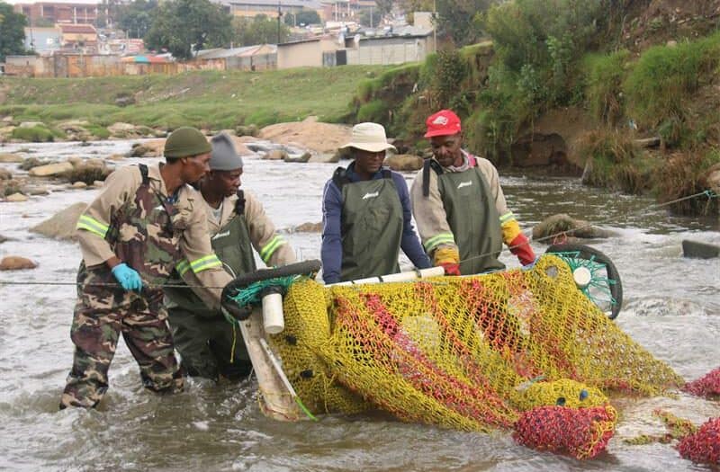 The Jukskei River is becoming rehabilitated, as artists find ways to turn waste into artwork through the litter trap and art project.