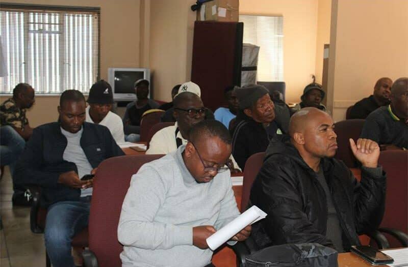Over 25 men gathered in Alexandra to discuss ending gender-based violence and promoting positive masculinity. The dialogue highlighted HIV testing, erectile dysfunction, and men’s role in fighting GBV.