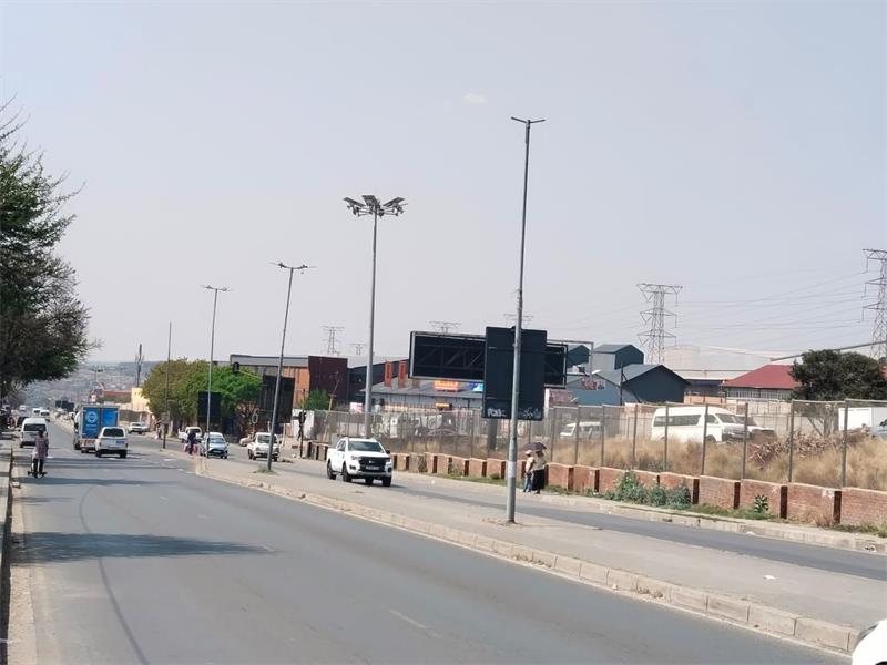 City Power’s solar-powered streetlight project, and overhead low-voltage (LV) lines maintenance project will help reduce the potential risks of theft and vandalism.