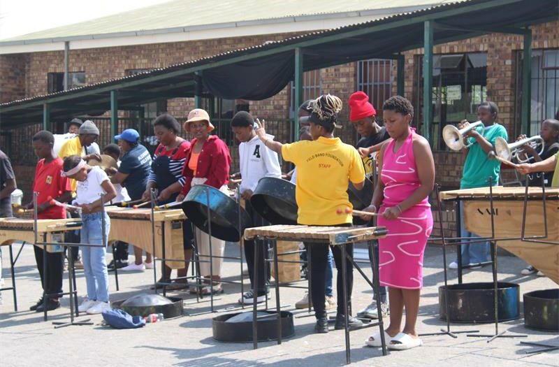 A fundraiser at Skeen Primary School turned into a celebration of talent, when Alexandra Field Band’s young performers and seasoned alumni started playing their instruments.