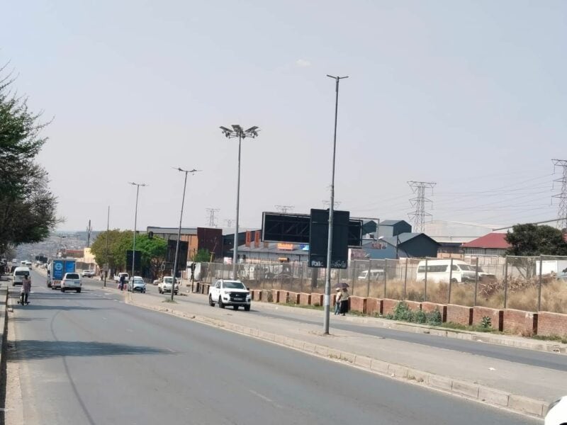 Brighter nights ahead for London Road as City Power works to replace vandalised streetlights with new solar-powered streetlights to improve safety and reduce crime.