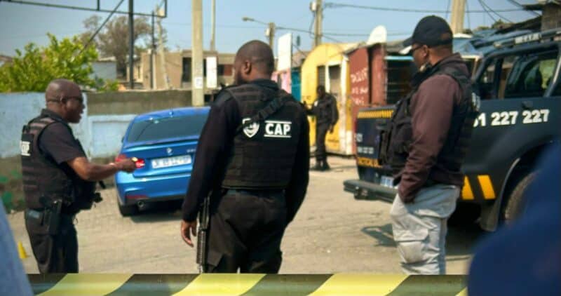 One stolen vehicle suspect has been wounded, and two others are on the run, after a chase from Yeoville to Alexandra ends in shooting on 19th Avenue and Reverend Sam Buti Street.