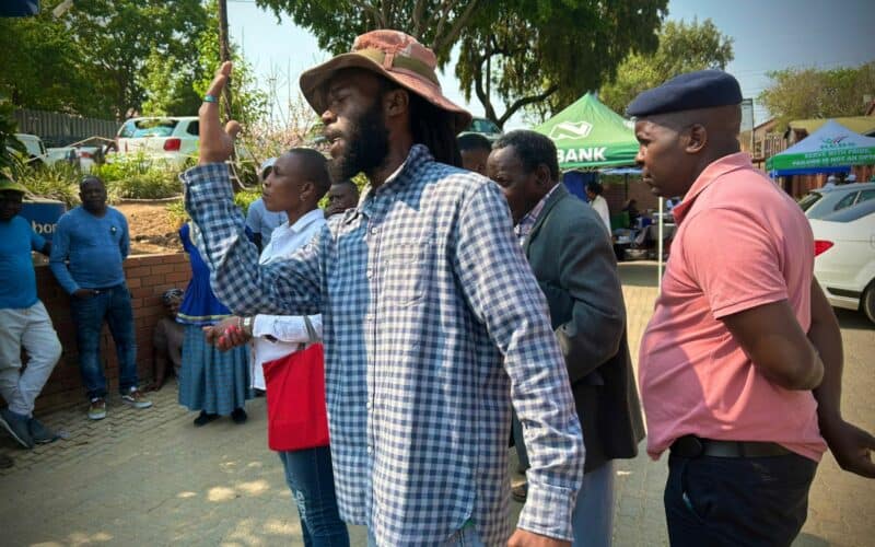 Alexandra traders, facing eviction, closed their stalls for a meeting with their councillor, only to be left fuming when he could not show up.