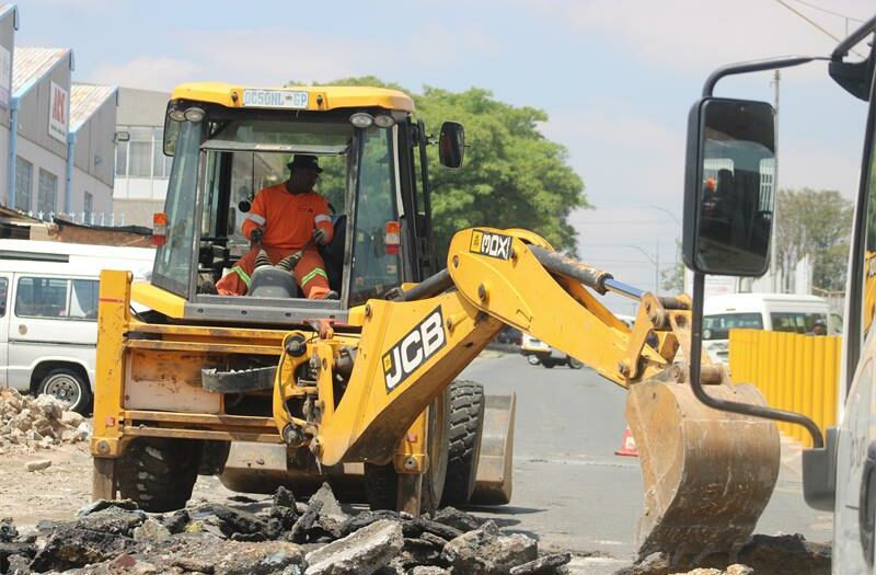 Beyond clearing walkways and enforcing by-laws, the City of Johannesburg’s high-impact service delivery operation brought long-overdue infrastructure improvements to Pan Africa Shopping Centre and surrounding streets.