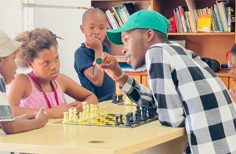 In this season of giving, A former student of the Union of Jewish Women’s Alexandra Aftercare, now a Bachelor of Commerce student, has returned to give back to the community through the Alexandra Aftercare Chess Club.
