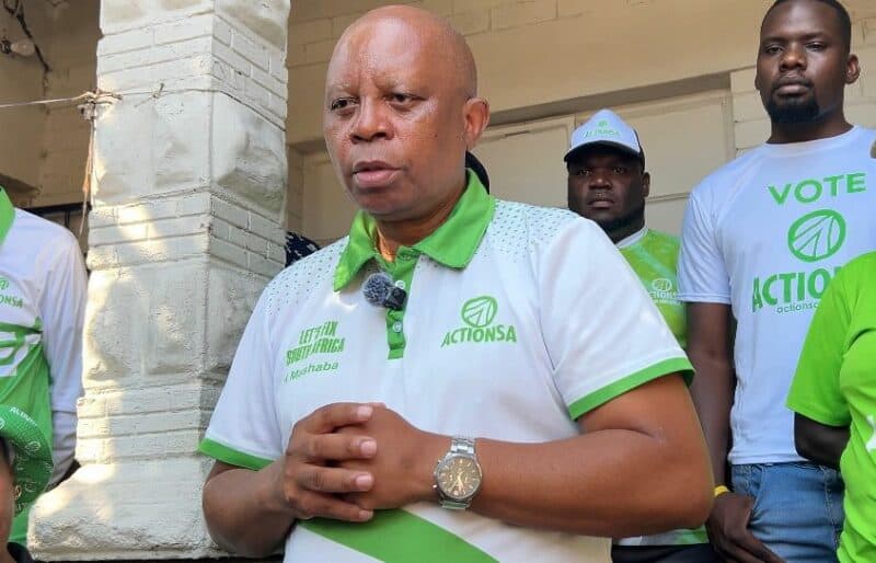 The family of a 25‑year‑old suspect recounted the events that led to the fatal stabbing of his stepfather, during a visit by Herman Mashaba.