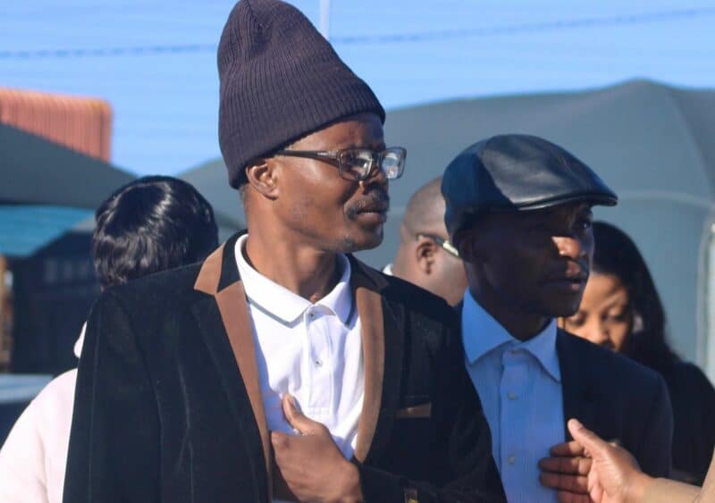 Bovet Primary’s school governing body places its faith in Gauteng MEC Lebogang Maile to deliver on promises of mobile classrooms and sanitation relief.