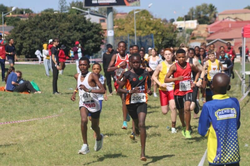 Athletes of all ages and experience levels gathered at the Altrec Sports Centre for the opening race of the Central Gauteng Athletics Cross Country League 1, tackling Alexandra’s demanding terrain with energy and determination.