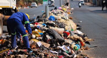 Median strip on Vincent Tshabalala Road is covered by waste in Alexandra on July 29, 2026. Photo: Itumeleng Maloka