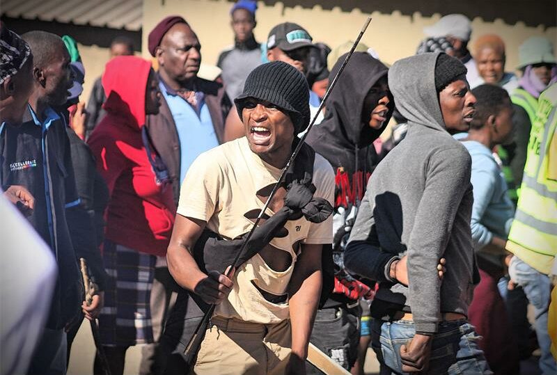 Frustration over local socioeconomic challenges has boiled into door-to-door campaigns against undocumented migrants in Alexandra, but leading refugee and migrants' rights groups are saying that illegal migrants are not the real problem.