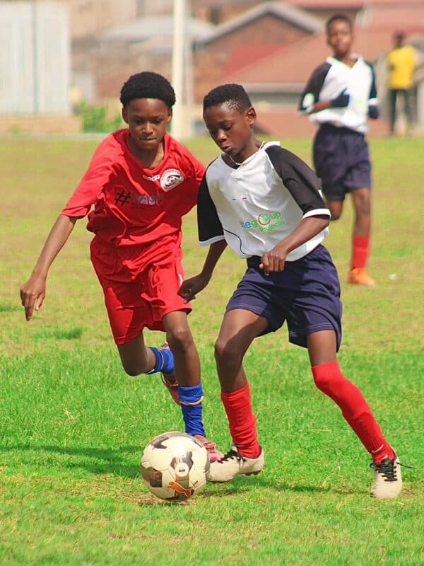 River United’s Kamogelo Mmonoa closes in on Mighty Heroes Sphesihle Rabothaba who in possession of the ball at the Altrec Sports Complex on October 4, 2026. Photo: Itumeleng Maloka