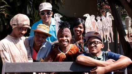 DUT students, Nombuso Mhlongo, Farrell Drew (back), Smangele Thabete, Thobani Nzuza, Holly Gxubane, Sandile Magagula and meercat puppets.