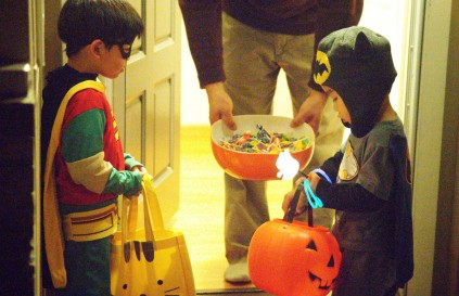 Super-Heros-Trick-or-Treating