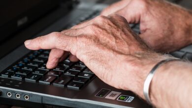hands-545394_960_720