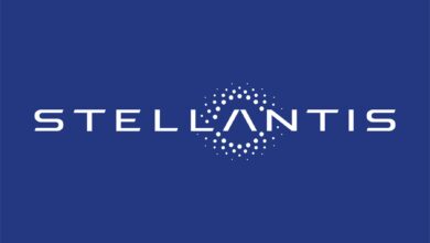 Stellantis_logo_blue_background_1800x1800