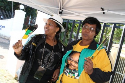 Lungile Makhanya and Phozile Jali (Medium)