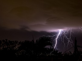 The peels of thunder were not the only thing that kept residents up last night. Massive flashes of lightning were also seen.