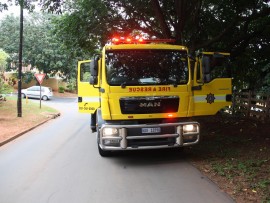 The Durban North Fire Station was on hand to cover the spill with sand.